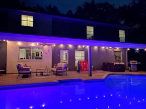 Traveler's Delight: Grand Expedition Home (SAT)